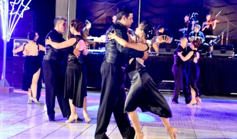 Del 5 al 7 de diciembre se celebrará la tercera edición del Festival de Tango San Juan 2025 en el Centro Cultural Conte Grand, un evento organizado por Proyecto Tango San Juan y la Asociación Civil Escénicas, con el apoyo del Ministerio de Turismo, Cultura y Deporte. Esta edición contará con figuras destacadas del género y una programación cargada de actividades.