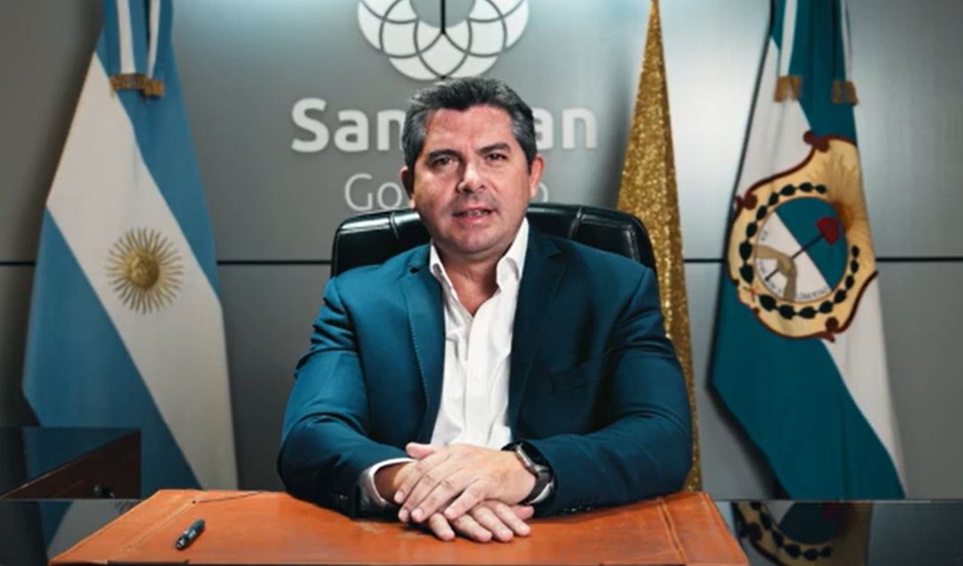 En el marco de las fiestas de fin de año, el gobernador Marcelo Orrego compartió un mensaje cargado de cercanía y reflexión dirigido a todos los sanjuaninos. Con palabras simples y sinceras, el mandatario invitó a la comunidad a detenerse, compartir con los seres queridos y valorar el camino recorrido.