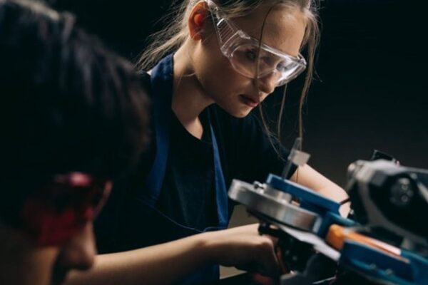 SAN JUAN IMPULSA PROGRAMAS DE INCLUSIÓN, SALUD Y ENERGÍA SOLAR PARA TODAS LAS EDADES