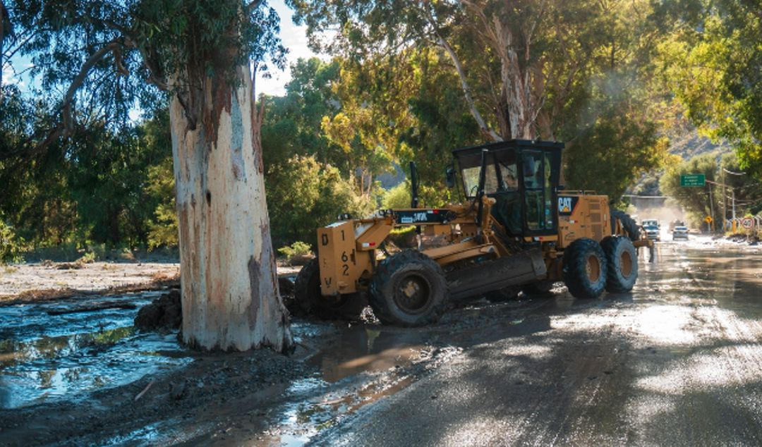 Luego de las intensas lluvias registradas en distintos puntos de San Juan, la Dirección Provincial de Vialidad y la Dirección de Hidráulica desplegaron operativos para recuperar la transitabilidad en zonas afectadas.