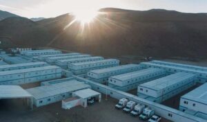 El Gobierno de San Juan aprobó la primera y segunda actualización del Informe de Impacto Ambiental del Proyecto Josemaría, otorgando la correspondiente Declaración de Impacto Ambiental para su etapa de explotación.