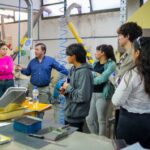 La educación en San Juan continúa superando barreras geográficas mediante el sistema de aulas híbridas, una propuesta que articula el trabajo entre los ministerios de Minería y Educación junto a la Facultad de Ingeniería de la Universidad Nacional de San Juan (UNSJ). En este marco, estudiantes de cinco departamentos mineros participaron de intensas jornadas prácticas en la Tecnicatura de Procesamiento de Minerales.