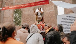 La localidad de Bermejo fue escenario de una multitudinaria jornada de fe en honor a San Expedito, con la participación de miles de peregrinos que llegaron para formar parte de la celebración religiosa.