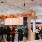 La provincia de San Juan participó de la Expo Delicatessen 2026 con una destacada presencia de empresas locales vinculadas al sector gastronómico y exportador. Gracias al trabajo conjunto entre el Ministerio de Producción, Trabajo e Innovación y el Ministerio de Turismo, Cultura y Deporte, se instalaron ocho stands llave en mano que representaron parte de la oferta exportable sanjuanina.