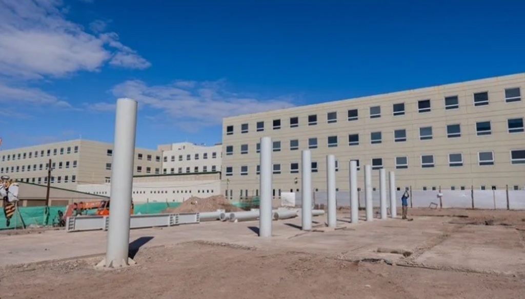 El Gobierno de San Juan avanza en un proceso de descentralización sanitaria con el objetivo de acercar más servicios médicos a los departamentos alejados y reducir la demanda sobre los grandes hospitales de la capital provincial.