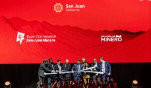 El gobernador de San Juan, Marcelo Orrego, dejó inaugurada una nueva edición de la Expo San Juan Minera 2026, uno de los encuentros más importantes del país vinculados a la industria minera. El evento, organizado por Panorama Minero, reúne a empresarios, inversores, especialistas y delegaciones nacionales e internacionales.
