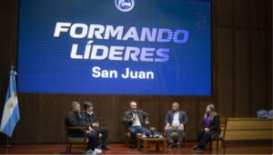 La provincia de San Juan recibió este fin de semana una nueva edición de “Formando Líderes”, el programa impulsado por el Consejo Federal de la Asociación del Fútbol Argentino (AFA) destinado a fortalecer la capacitación de quienes integran el fútbol argentino en sus diferentes ámbitos.