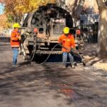 El Ministerio de Infraestructura, Agua y Energía, a través de la Dirección Provincial de Vialidad, inició esta semana una nueva etapa del Plan de Pavimentos Urbanos en la Capital sanjuanina. Los primeros trabajos se desarrollan sobre calle Caseros, entre avenida Libertador General San Martín y Rivadavia, una de las zonas más transitadas del microcentro.