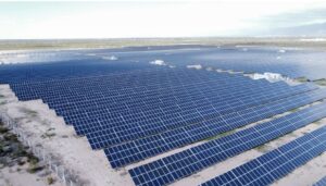 San Juan reúne dos de los recursos más importantes para el futuro de la transición energética mundial: una de las mayores capacidades de generación de energía solar del país y un enorme potencial para la producción de cobre. Esta combinación posiciona a la provincia como un actor estratégico para el desarrollo de energías limpias y la provisión de minerales críticos.