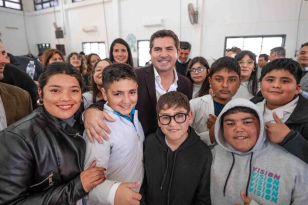 ORREGO ANUNCIÓ UN NUEVO PLAYÓN DEPORTIVO PARA LA ESCUELA ANTONIO QUARANTA