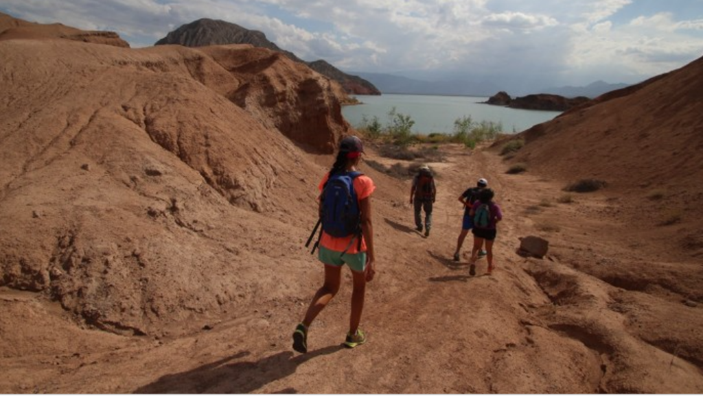 Con la llegada de la temporada de calor, los circuitos turísticos de montaña de San Juan vuelven a recibir una importante cantidad de visitantes. Sin embargo, antes de emprender una excursión se recomienda consultar el pronóstico, verificar el estado de los caminos y tener presente que una tormenta puede modificar rápidamente las condiciones del terreno.