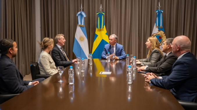 San Juan avanzó en el fortalecimiento de sus vínculos institucionales y comerciales con el Reino de Suecia durante el Encuentro de Vinculación Sueco Argentino, realizado en el marco del Seminario Iniciativa Minera Sueco Argentina. La actividad reunió a autoridades provinciales, representantes diplomáticos y empresarios interesados en conocer las oportunidades que ofrece la provincia.