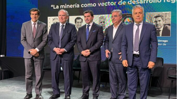 El gobernador de San Juan, Marcelo Orrego, participó de una jornada federal vinculada al desarrollo minero en Argentina, junto a importantes autoridades nacionales y provinciales. Del encuentro participaron Karina Milei, secretaria general de la Presidencia; Diego Santilli, jefe de Gabinete; Luis Caputo, ministro de Economía; Maximiliano Pullaro, gobernador de Santa Fe, y mandatarios de distintas provincias del país.